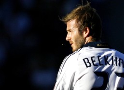 足彩网|法比安·德尔夫深情回望，曼城巅峰铸就永恒，利兹情怀与新星光芒共绘英超未来图景