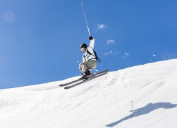 足彩网-中国足球小将凌晨激战巴达罗那2016，青春力量点燃绿茵梦想