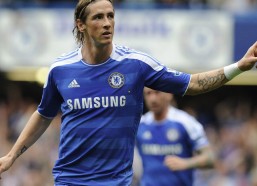 足彩网首页：世预赛战报，韦世豪妙传助林良铭破门，国足1-3惜败日本队