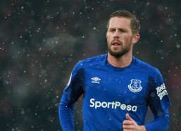 足彩网官网-御林军新援首秀献绝杀，百万欧元转会费引发足坛热议