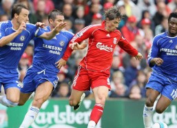 足彩网首页|纵身一跃铸就钢铁长城，阿雷奥拉神扑定胜局守护铁锤帮荣耀