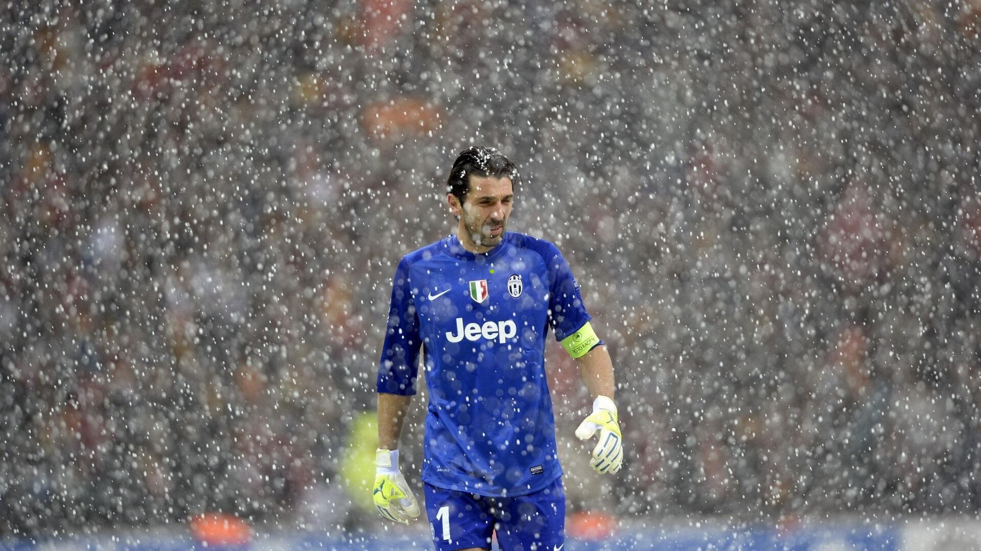 海港团队亲临赛场观战申花对阵首尔，亚冠情报战悄然打响